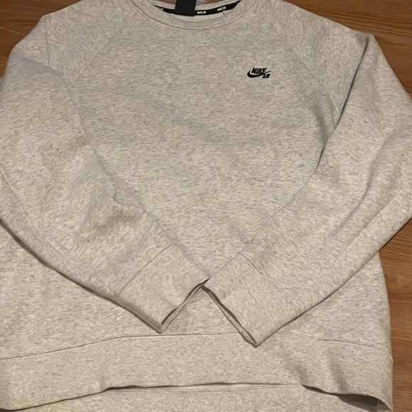 Ladies Nike SB Sweater - Picture 6 of 8